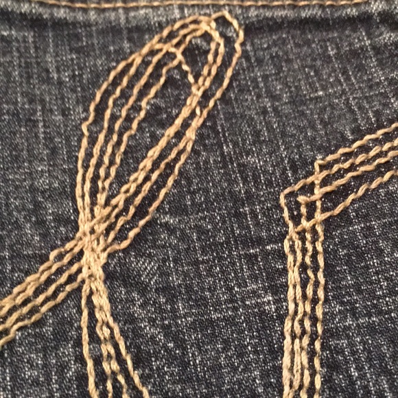 Bebe Jeans Double Button, Cute, Clean, Non-Smoker. - Picture 8 of 8